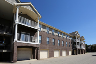 Brookridge Village Apartments in Louisville, KY - Foto de edificio - Building Photo