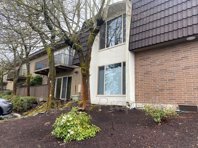 11208 NE 68th St in Kirkland, WA - Building Photo - Building Photo