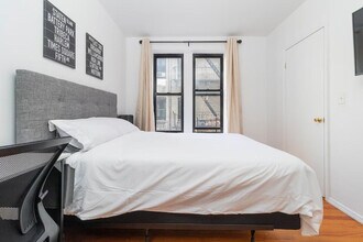 322 E 93rd St in New York, NY - Building Photo - Building Photo