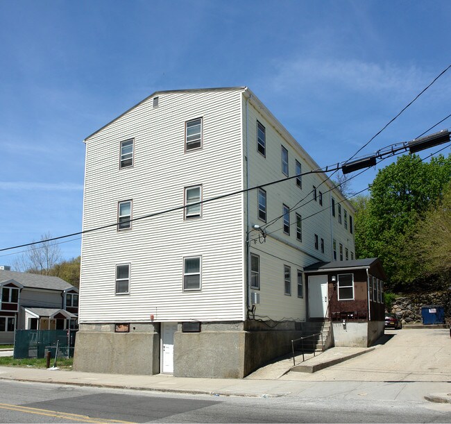 540 E School St in Woonsocket, RI - Building Photo - Building Photo