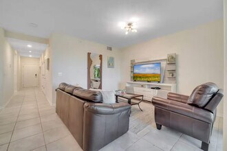 4721 Clock Tower Dr in Kissimmee, FL - Foto de edificio - Building Photo