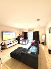 20439 NW 15th Ave in Miami Gardens, FL - Foto de edificio - Building Photo