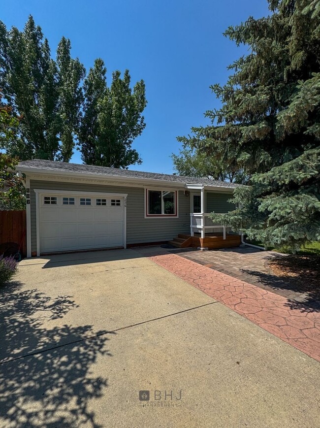 property at 236 W 9th St