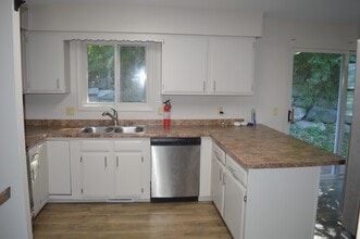 11 Grand Canyon Ct in Madison, WI - Building Photo - Building Photo