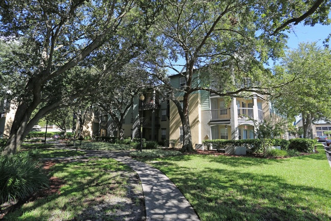 The District at Clearwater in Clearwater, FL - Foto de edificio - Building Photo