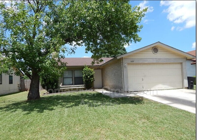 6131 Valley Tree in San Antonio, TX - Foto de edificio