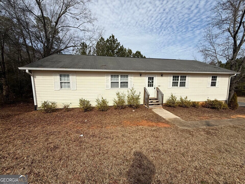 1820 N Ridge Dr in Milledgeville, GA - Building Photo