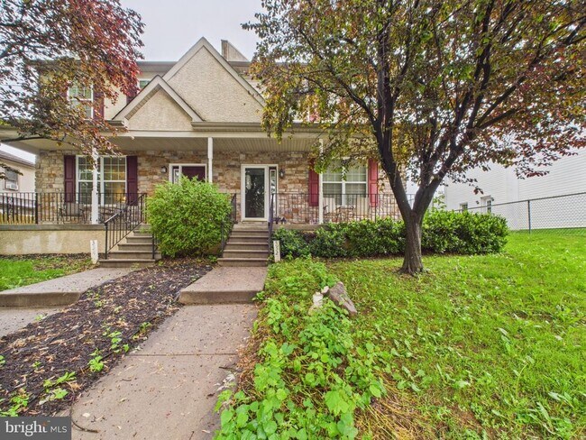 property at 332 W 4th Ave