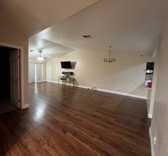1741 Wildflower Cir in Yuba City, CA - Foto de edificio - Building Photo