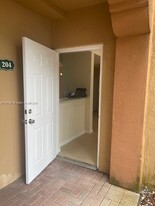 6360 NW 114th Ave in Doral, FL - Building Photo