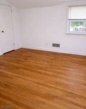 44 Ekings Ave in Hawthorne, NJ - Building Photo - Building Photo