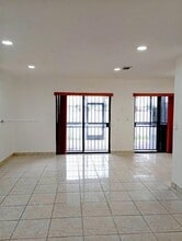 2531 W 60th Pl in Hialeah, FL - Building Photo - Building Photo