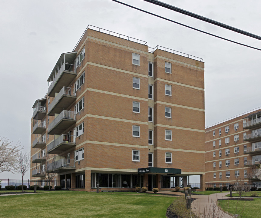 West Shore Towers in Nyack, NY - Building Photo