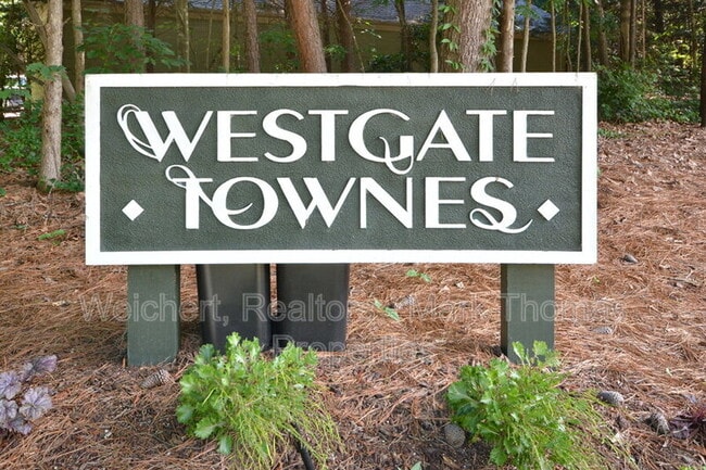 104 Gatehouse Ln in Durham, NC - Building Photo - Building Photo