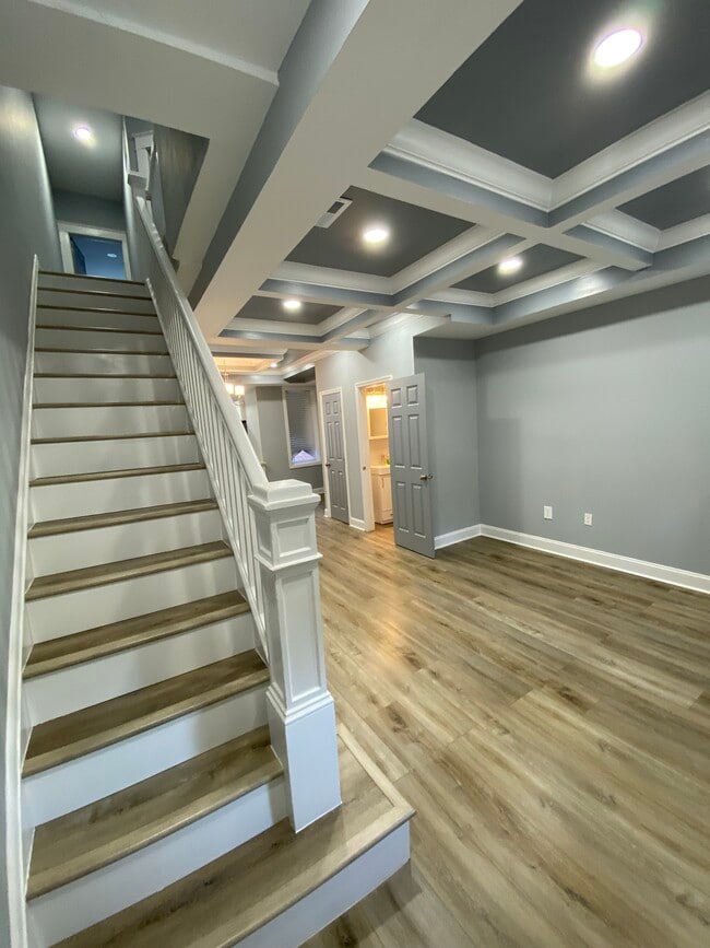 property at 2519 W Lafayette Ave