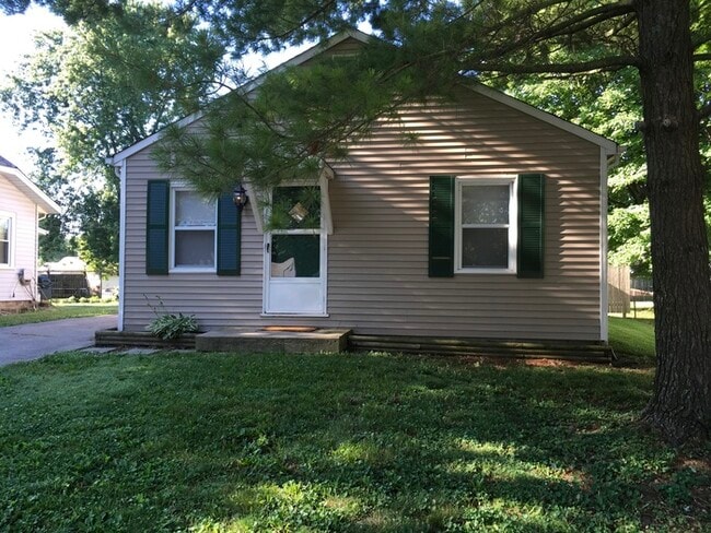 2219 Whalen Ave in Indianapolis, IN - Foto de edificio - Building Photo