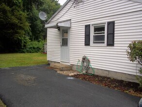 33A Bridge St, Unit A in Salem, NH - Building Photo - Building Photo