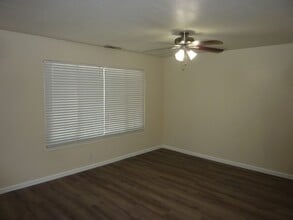 5757 San Ardo Way in North Highlands, CA - Building Photo - Building Photo