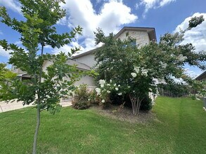 9712 Moon Shine in San Antonio, TX - Building Photo - Building Photo