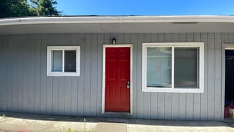 63671 Harriet Rd in Coos Bay, OR - Building Photo