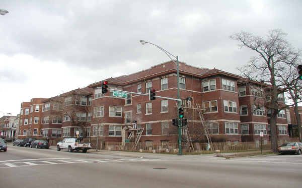 1402 W Foster Ave in Chicago, IL - Building Photo