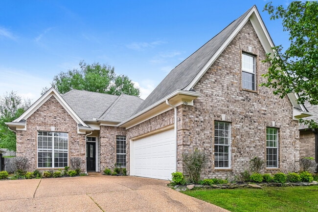 property at 196 Fairway Trace Dr