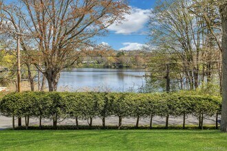 68 Lake Shore Dr in South Salem, NY - Building Photo - Building Photo
