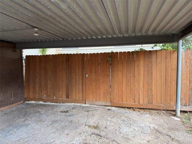 10141 Beekman Pl Dr in Houston, TX - Building Photo - Building Photo