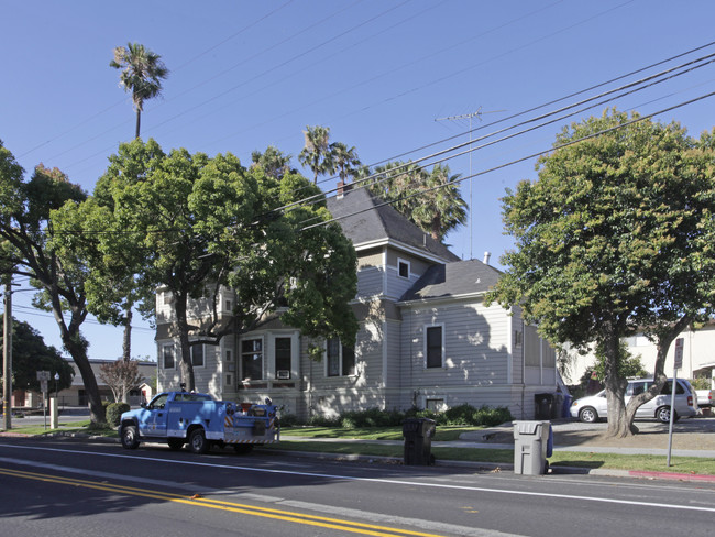 297 E Reed St in San Jose, CA - Foto de edificio - Building Photo