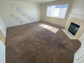 13337 Fern Holw Wy in Victorville, CA - Foto de edificio - Building Photo