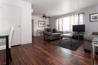 5405 Fifth Avenue in Pittsburgh, PA - Building Photo - Interior Photo