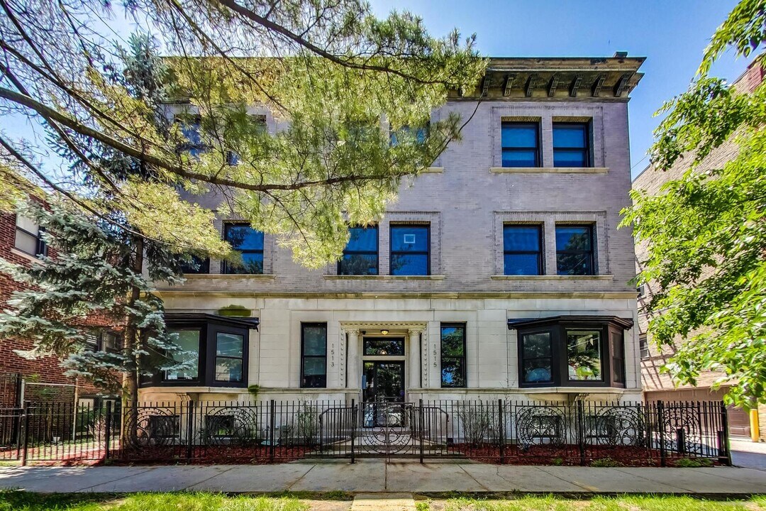 1515 W Sunnyside Ave in Chicago, IL - Building Photo