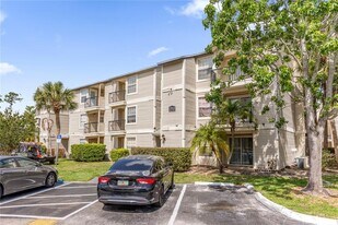 1964 Lake Atriums Cir in Orlando, FL - Building Photo