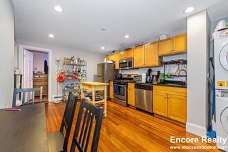 70 Hillside St, Unit 3 in Boston, MA - Building Photo - Building Photo