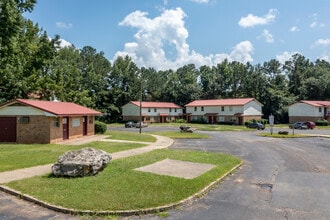 1500 N Archusa Ave in Quitman, MS - Foto de edificio - Building Photo