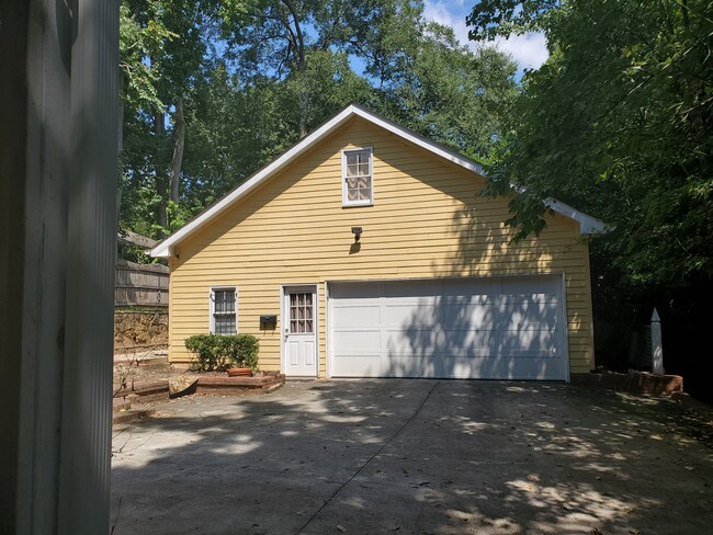 582 Greenwood Ave NE, Unit Garage Apartment