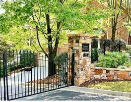 2745 Lenox Rd NE in Atlanta, GA - Building Photo