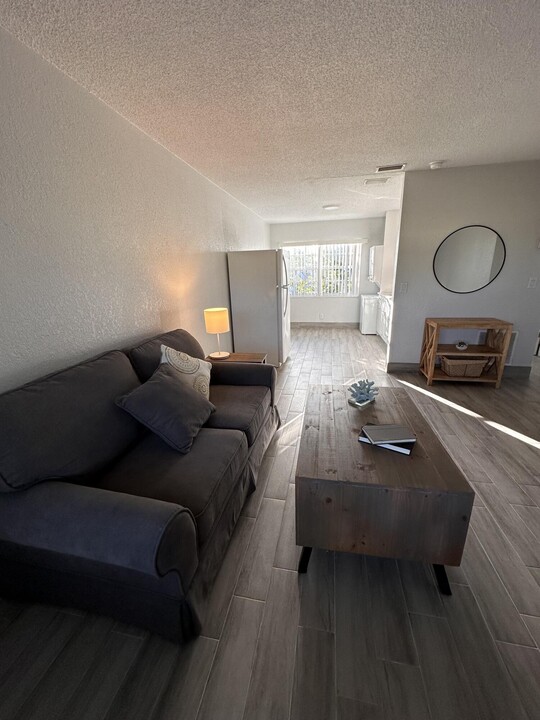 337 Kenilworth Blvd in West Palm Beach, FL - Building Photo