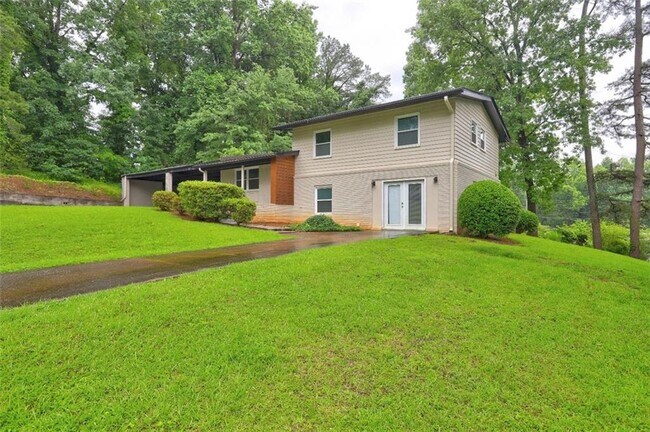 1675 Bouldercliff Ct SE in Atlanta, GA - Building Photo - Building Photo