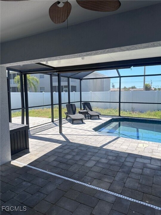 2926 SE Santa Barbara Pl in Cape Coral, FL - Building Photo