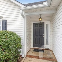 110 Stonington Way in Taylors, SC - Building Photo - Building Photo