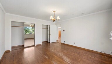 70 Tiptoe Ln in Burlingame, CA - Building Photo - Building Photo