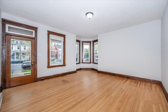 209 Dill Ave in Frederick, MD - Foto de edificio - Building Photo
