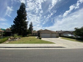 Elegant 3-Bedroom Home in Seven Oaks in Bakersfield, CA - Building Photo