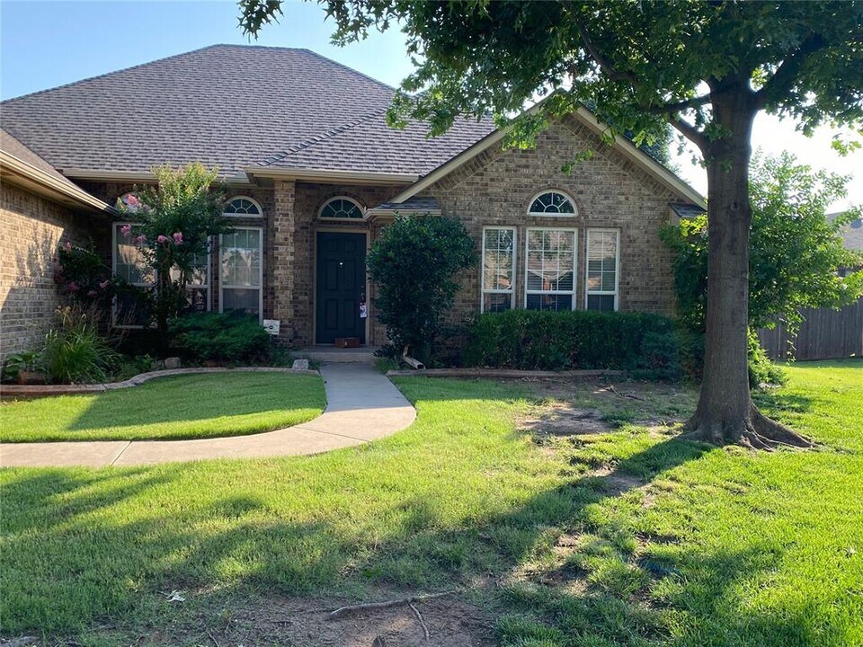 1708 NW 161st Cir in Edmond, OK - Building Photo