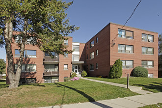 172-174 Berry Rd in Toronto, ON - Building Photo - Building Photo