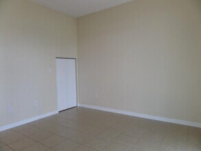 322 Lake Monterey Cir in Boynton Beach, FL - Building Photo - Building Photo