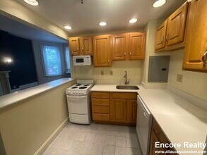 393 Commonwealth Ave, Unit 3 in Boston, MA - Building Photo - Building Photo