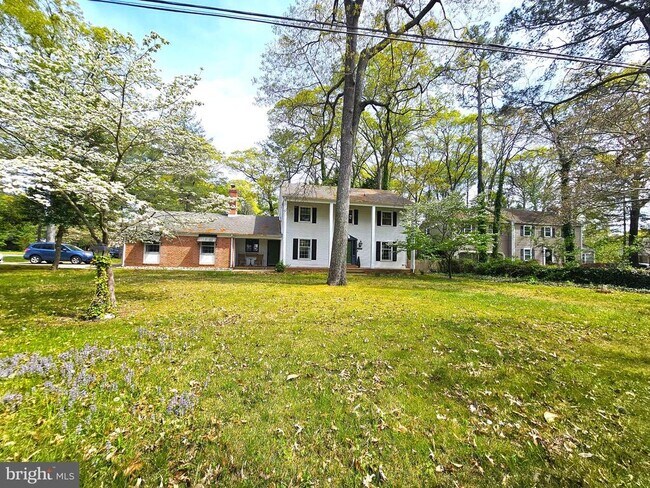 property at 1501 Woodland Rd