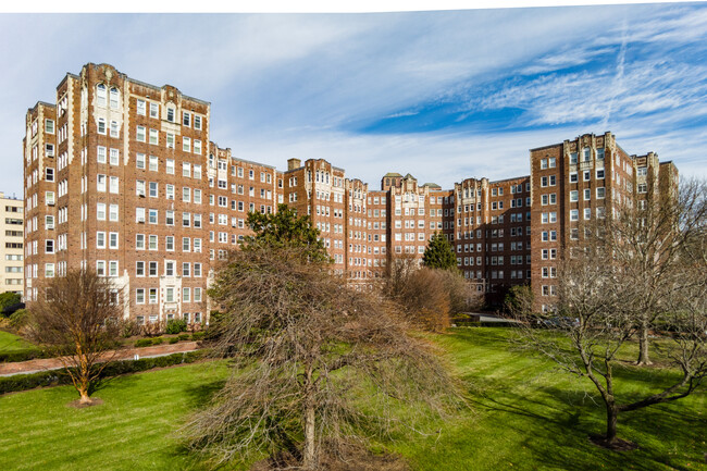 The Broadmoor Cooperative in Washington, DC - Building Photo - Building Photo